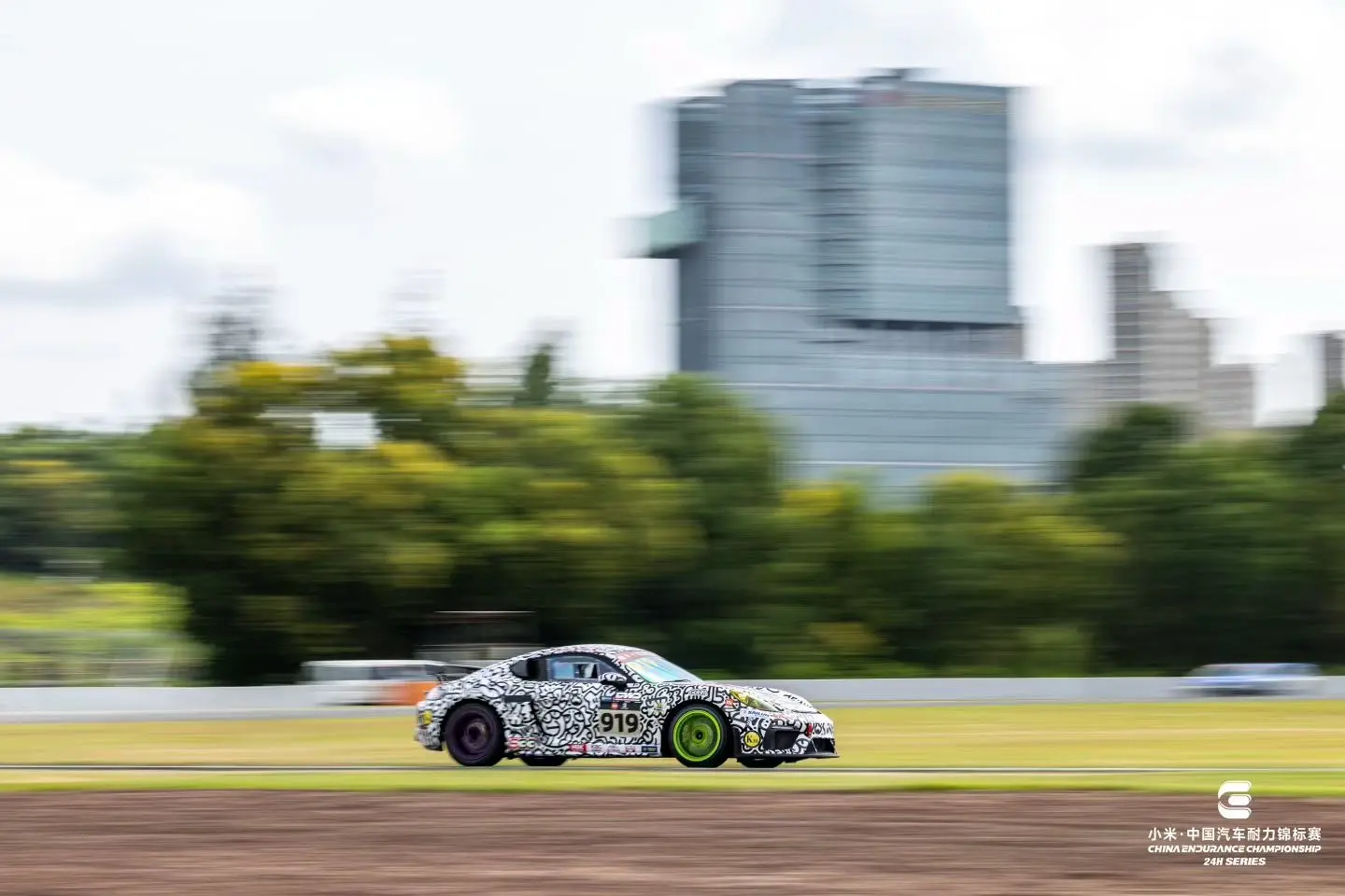 北京 DTM Racing 2026 CEC 919 号 GTL2 赛车高速行驶