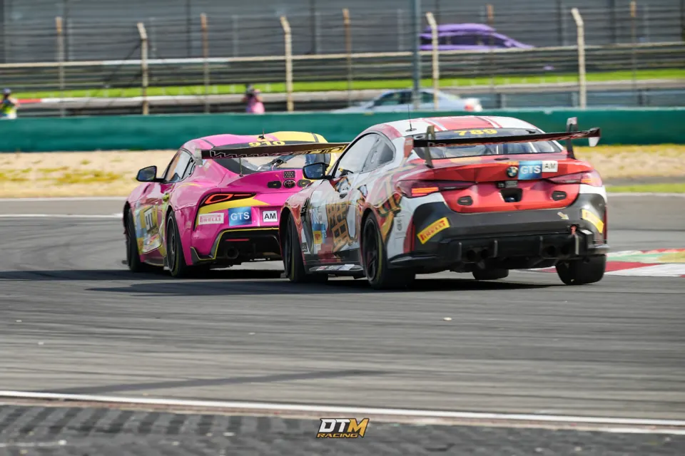 2026 China GT 上海站 · #910 弯道缠斗
