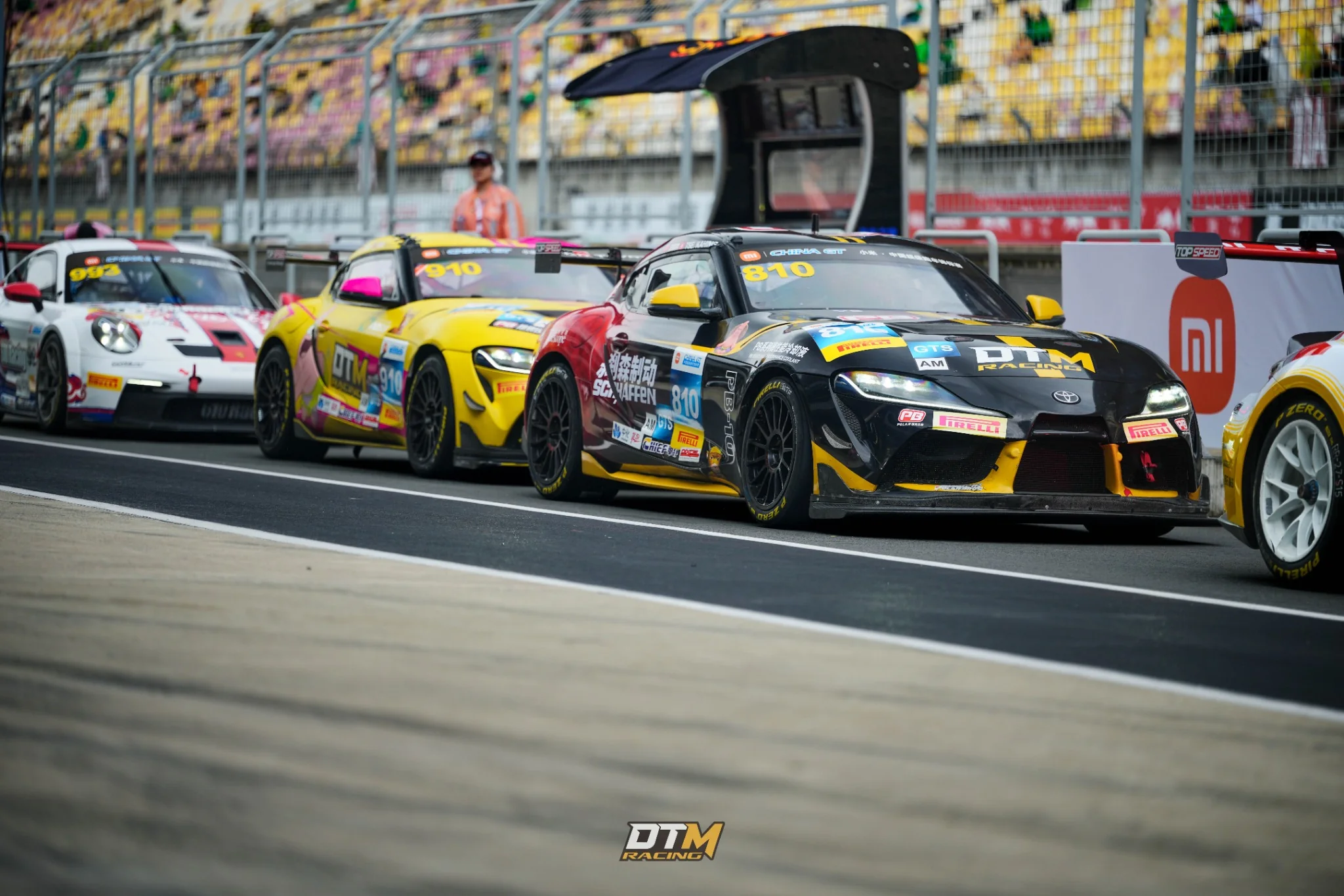 DTM Racing #810 与 #910 在2026 China GT 上海站发车前同框